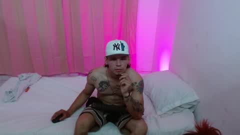 Snapshot of machine_gun27 chatting on 01.12.25 machine_gun27 online show from 01.12.25
