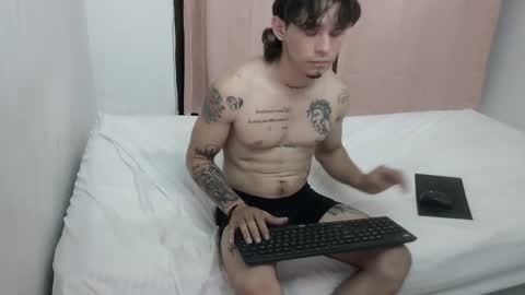 Snapshot of machine_gun27 chatting on 01.21.25 machine_gun27 online show from 01.21.25