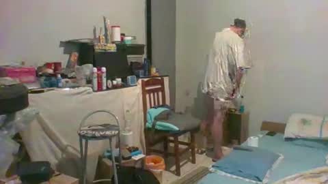 Snapshot of machoalex chatting on 04.28.26 MACHOLIVRE online show from 04.28.26