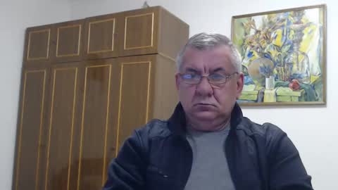 Snapshot of machomale3 chatting on 01.01.25 Macho online show from 01.01.25