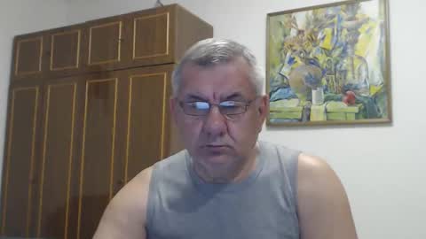 Snapshot of machomale3 chatting on 10.04.25 Macho online show from 10.04.25
