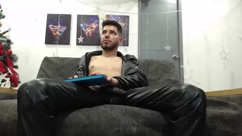 instagram mackdanielsx online show from 12.17.25