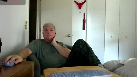 Snapshot of mackdocc001 chatting on 04.23.26 mackdocc001 online show from 04.23.26