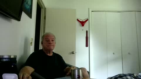 Snapshot of mackdocc001 chatting on 06.19.26 mackdocc001 online show from 06.19.26