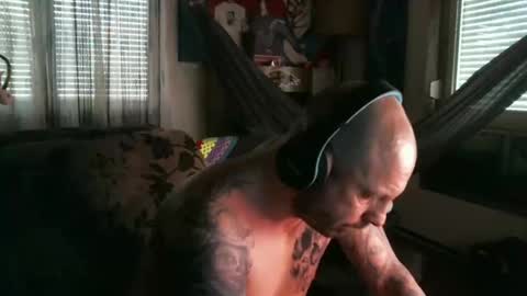 Snapshot of mad_dem0n chatting on 02.09.25 Manuel online show from 02.09.25