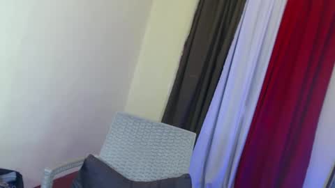 Snapshot of madalina1992 chatting on 03.03.25 madalina1992 online show from 03.03.25
