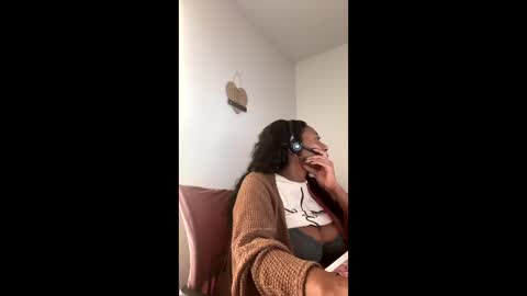 madam_glam online show from 03.03.26