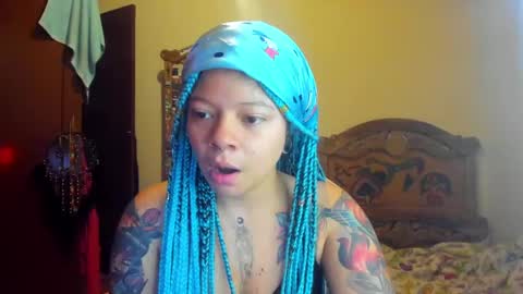 Snapshot of madam_sativa chatting on 01.09.25 di online show from 01.09.25