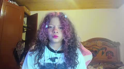 Snapshot of madam_sativa chatting on 01.27.25 di online show from 01.27.25