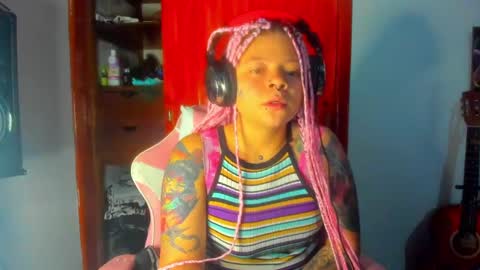 Snapshot of madam_sativa chatting on 09.25.25 di online show from 09.25.25