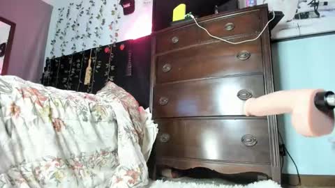 Maddi Avalon online show from 02.19.26