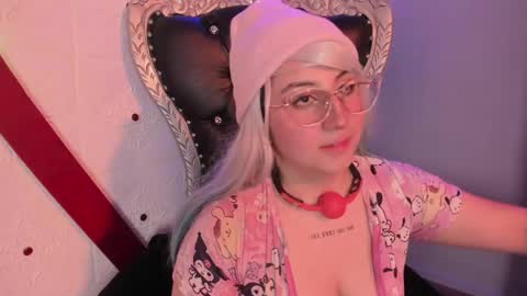 Snapshot of maddie_lesyouxxx chatting on 06.01.26 Madie online show from 06.01.26