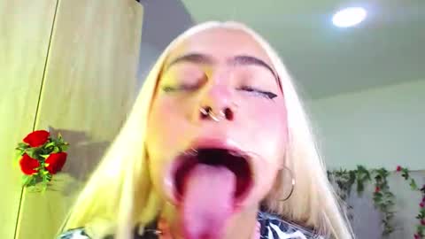 maddiie and clyde online show from 11.02.25