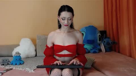 Maddison Summer online show from 02.12.25