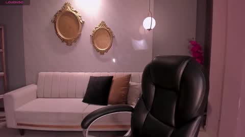 Snapshot of maddisontaylor chatting on 11.18.25 Maddison online show from 11.18.25