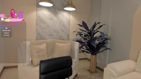 Snapshot of maddisontaylor chatting on 11.22.25 Maddison online show from 11.22.25