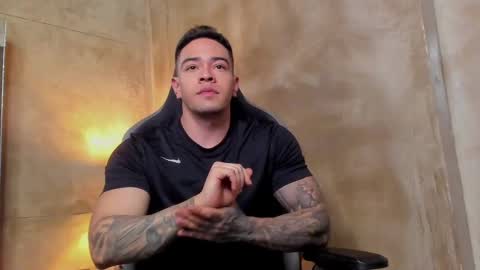 Snapshot of maddox_santana chatting on 11.01.25 Maddox Santana online show from 11.01.25