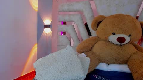  Maddy Crofft online show from 01.26.25