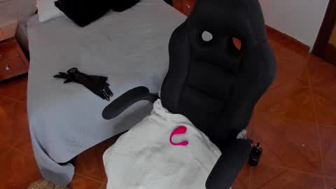  Maddy Crofft online show from 02.28.25