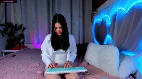 Snapshot of maddyfever chatting on 06.19.26 maddyfever online show from 06.19.26