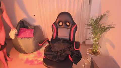 Snapshot of madelaine_taylor chatting on 01.21.25 madelaine_taylor online show from 01.21.25