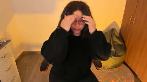 Snapshot of madelaine_taylor chatting on 09.24.25 madelaine_taylor online show from 09.24.25