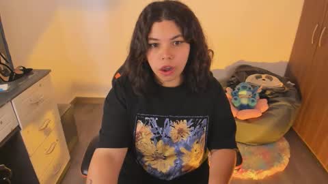 Snapshot of madelaine_taylor chatting on 10.05.25 madelaine_taylor online show from 10.05.25