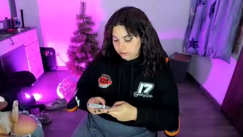 Snapshot of madelaine_taylor chatting on 02.18.26 madelaine_taylor online show from 02.18.26