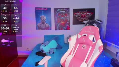 Snapshot of madeleine_shinobi chatting on 12.30.24 Emily Only Fans online show from 12.30.24