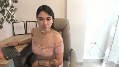 Snapshot of madeleine_w chatting on 09.27.25 Madeleine online show from 09.27.25