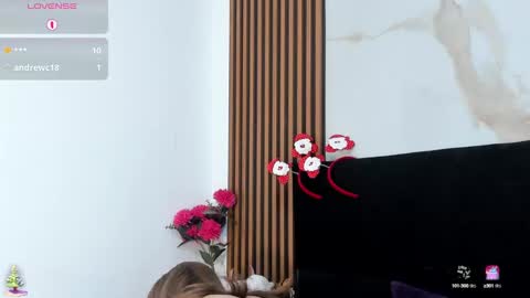 Snapshot of madelin_clerk chatting on 12.28.24 Madelin Clerk online show from 12.28.24