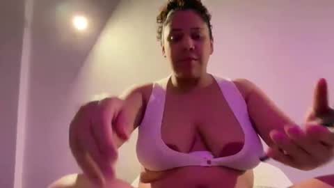 Snapshot of madellein chatting on 02.02.26 madellein online show from 02.02.26