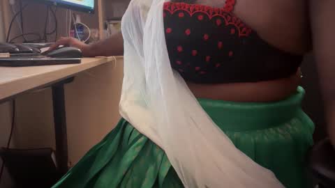 Snapshot of madeson1112 chatting on 11.19.25 madeson1112 online show from 11.19.25