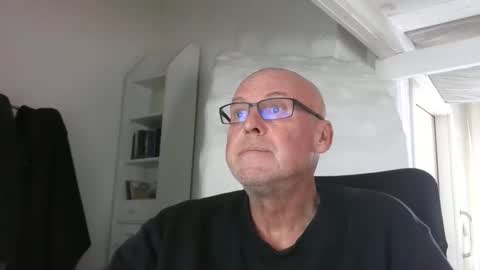 Snapshot of madio1187940 chatting on 11.28.25 madio1187940 online show from 11.28.25