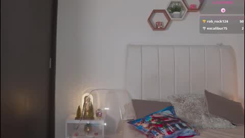 Valentina   1030   530  -  online show from 12.20.25