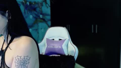 madison_jacksonn online show from 11.15.25