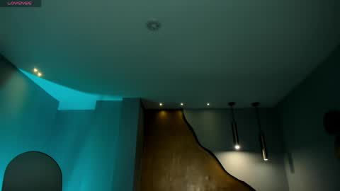 Maddi Collins online show from 04.10.26