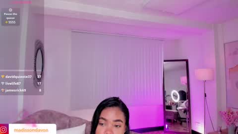 Snapshot of madisson_davon chatting on 03.08.25 Madisson Davon online show from 03.08.25