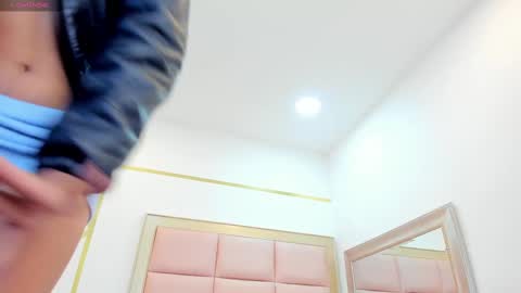 Snapshot of mady_edwards chatting on 03.08.25 Mady online show from 03.08.25