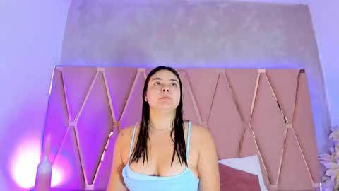 Snapshot of mady_james chatting on 10.04.25 Mady James online show from 10.04.25