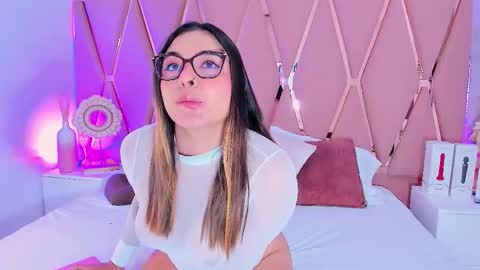 Mady James online show from 11.12.25