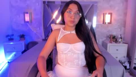 Snapshot of mady_roa chatting on 07.15.26 Mady Roa online show from 07.15.26