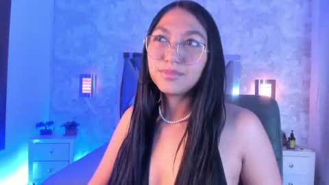 Snapshot of mady_roa chatting on 07.17.26 Mady Roa online show from 07.17.26