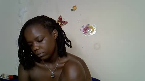 Maee online show from 12.04.25