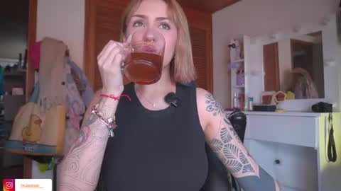 Maeve  schedule 11 am- 530 pm colombia time  online show from 06.24.26