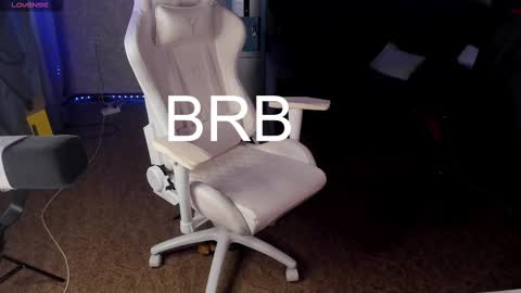 Maevee online show from 02.19.25