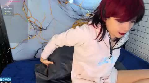 maevekuro online show from 11.22.25