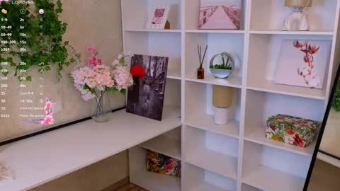 Mia online show from 12.13.25