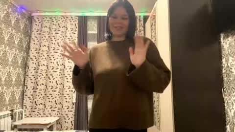 Snapshot of magdalenloparco chatting on 09.25.25 Mia online show from 09.25.25