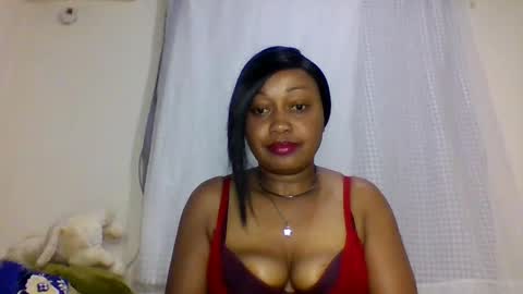 Snapshot of magdalinemus chatting on 12.19.25 magdalinemus online show from 12.19.25